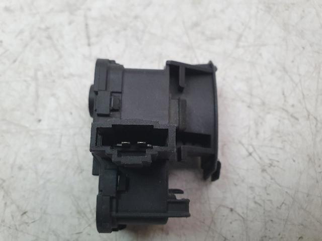 VAG 7P0810773F Motor tapa combustible  en stock Salamanca