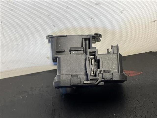 7P0810773F Motor de apertura de tapa de combustible  disponible Málaga