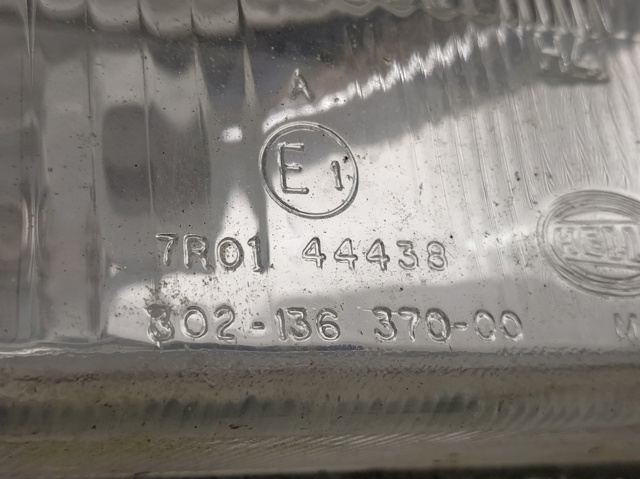 7R0144438 VAG Faro derecho  comprar en Jaén