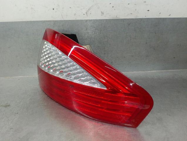 FORD 7S7113404A Piloto trasero exterior derecho comprar Tarragona