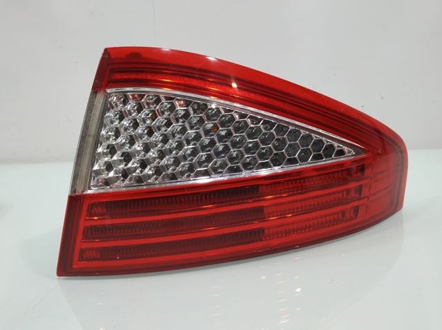 7S7113404A FORD Piloto trasero exterior derecho  en stock Córdoba