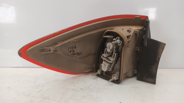 FORD 7S7113404B Piloto trasero exterior derecho  disponible España