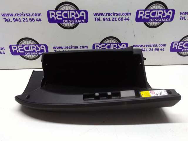Guantera para Mitsubishi Outlander CWW