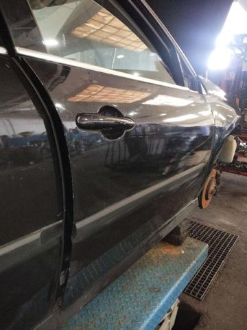 RENAULT 801000025R Puerta delantera derecha comprar Pamplona