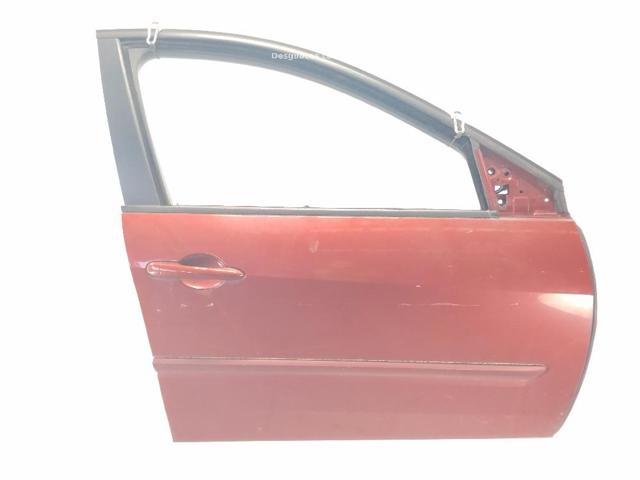 801000025R RENAULT Puerta delantera derecha  en stock Córdoba