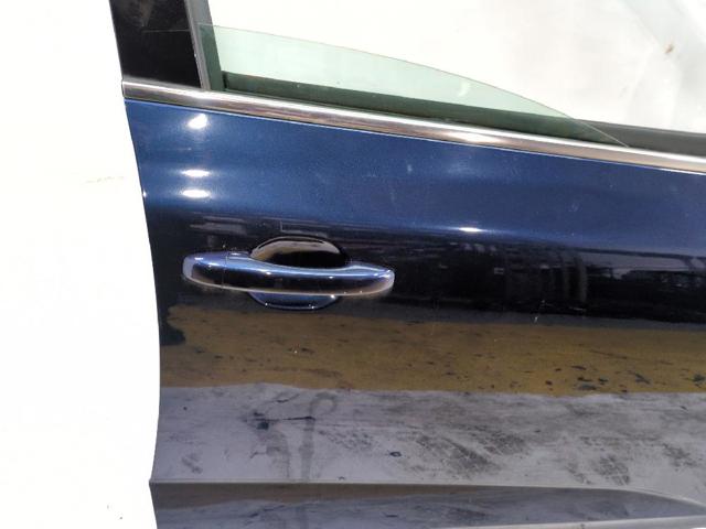 801001148R RENAULT Puerta delantera derecha  en stock Huelva