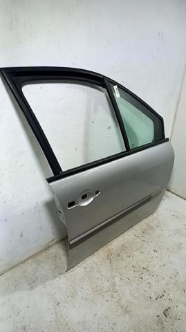 801002354R RENAULT Puerta delantera derecha  en stock Gandía