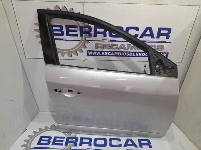 801006560R RENAULT Puerta delantera derecha  disponible Ourense