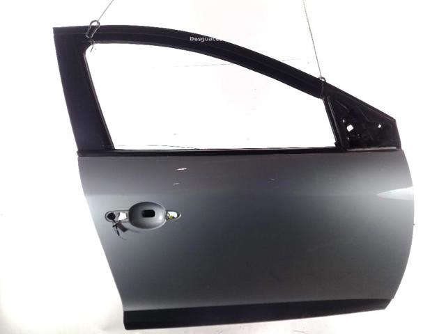 RENAULT 801006560R Puerta delantera derecha  en stock Salamanca