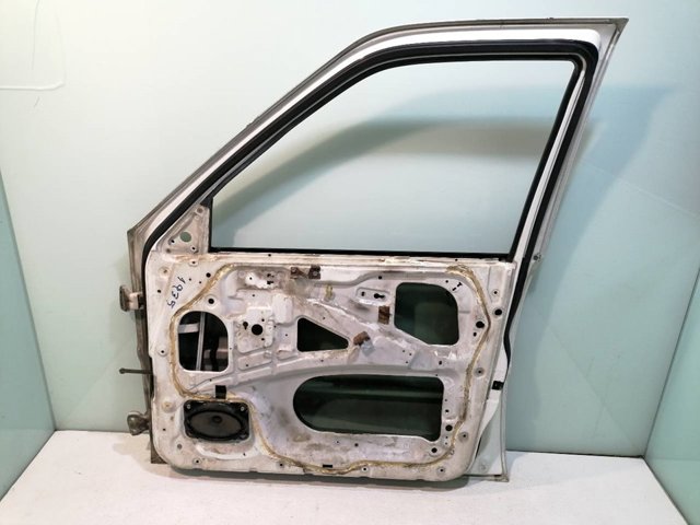 NISSAN 801007F030 Puerta delantera derecha  disponible Valladolid