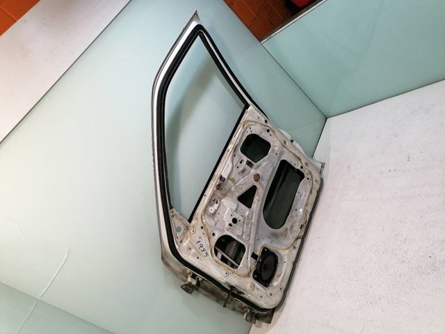 801007F030 NISSAN Puerta delantera derecha  comprar en Oviedo