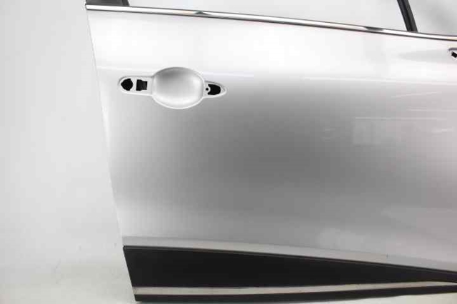 801008302R Puerta delantera derecha  disponible Utrera