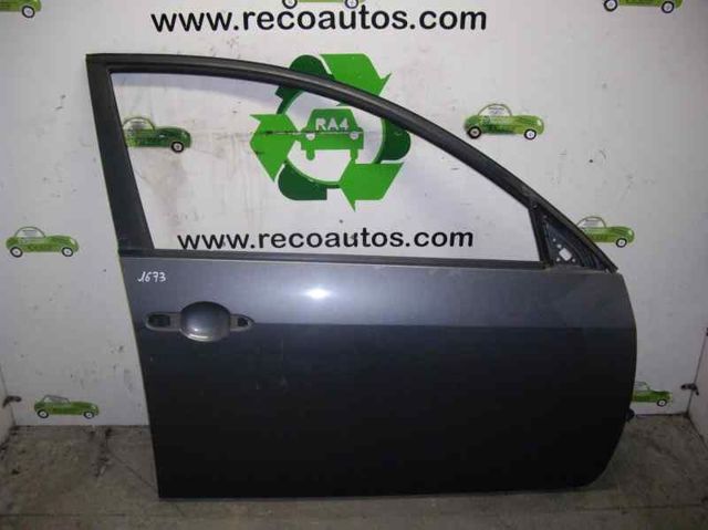 Puerta delantera derecha 80100AV632 Nissan