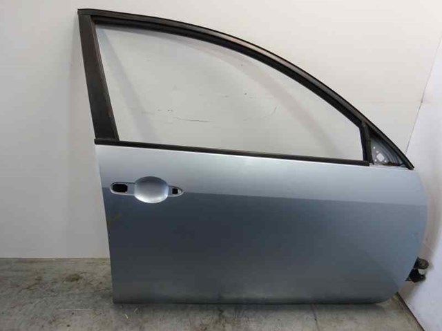 Puerta delantera derecha 80100AV632 Nissan