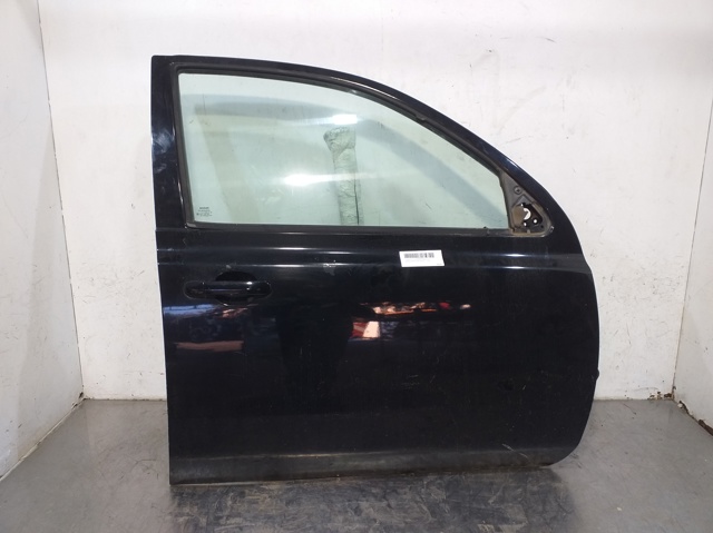 Puerta delantera derecha 80100AX130 Nissan