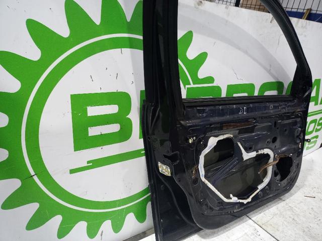 801010025R RENAULT Puerta delantera izquierda  en stock Córdoba