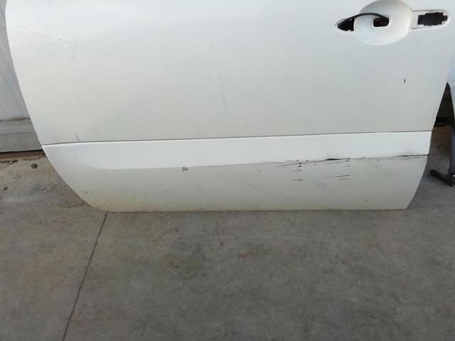 801010029R RENAULT Puerta delantera izquierda  en stock Córdoba