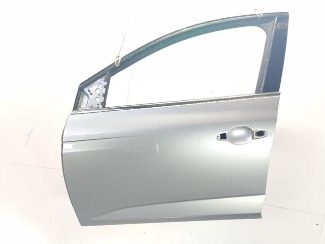 801010705R RENAULT Puerta delantera izquierda  en stock Gandía