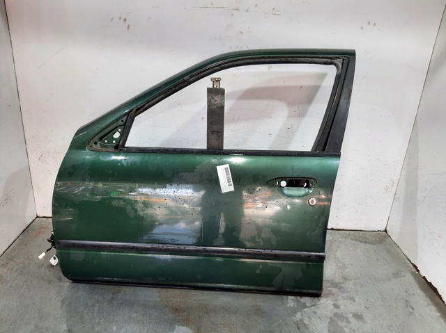 Puerta delantera izquierda 801012J036 Nissan