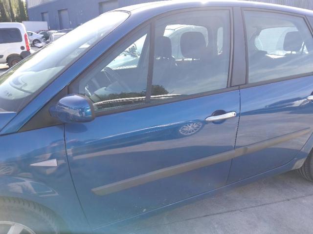 Puerta delantera izquierda Renault Scenic 2 JM0, JM1