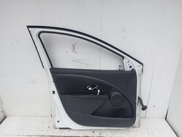 801016886R RENAULT Puerta delantera izquierda  en stock Córdoba