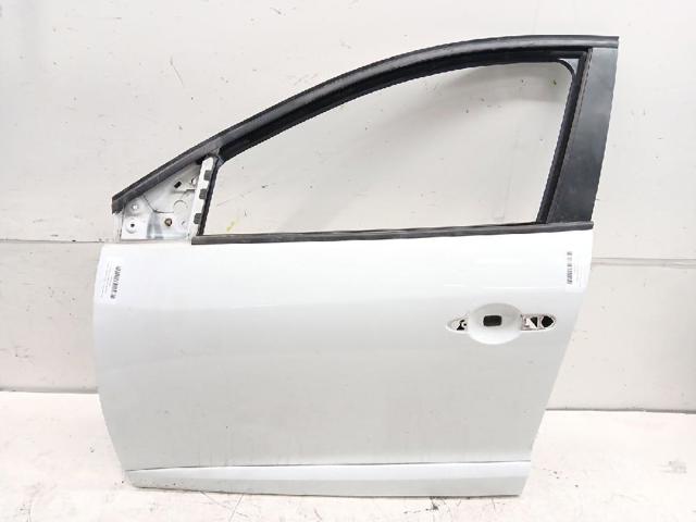 Precio del repuesto Puerta del conductor Megane III hatchback