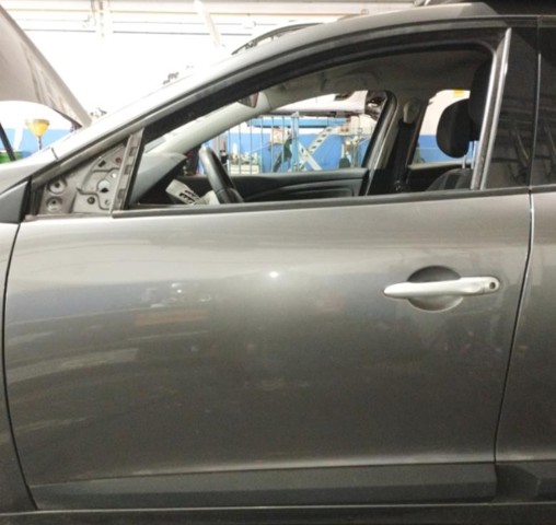 RENAULT 801016886R Puerta delantera izquierda  disponible Valladolid