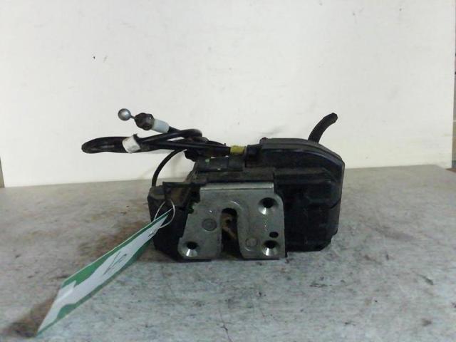 NISSAN 80500AX11A Cerradura de puerta delantera derecha  en stock Salamanca