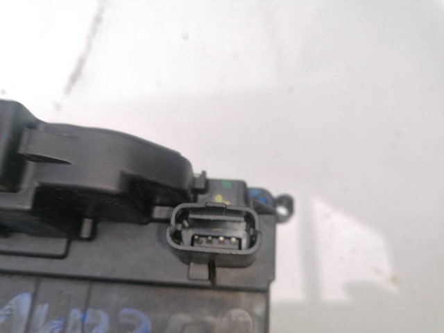 RENAULT 805020001R Cerradura de puerta delantera derecha  comprar en Ponferrada
