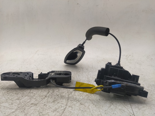 RENAULT 805020001R Cerradura de puerta delantera derecha  en stock Terrassa