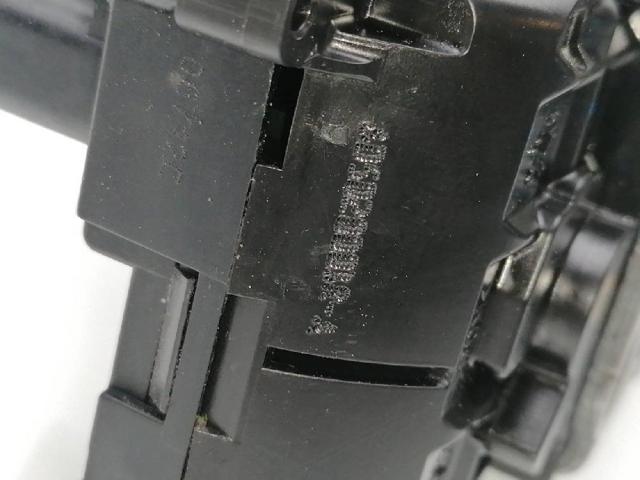 805020001R RENAULT Cerradura de puerta delantera derecha  en stock Huelva