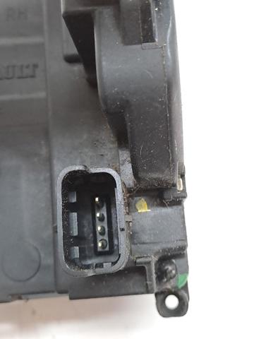 805020006R RENAULT Cerradura de puerta delantera derecha  en stock Huelva