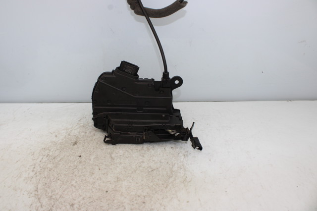 RENAULT 805022764R Cerradura de puerta delantera derecha  disponible Lugo