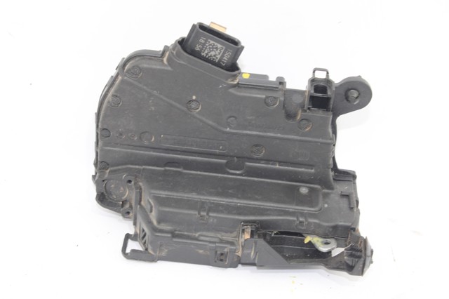 805022764R RENAULT Cerradura de puerta delantera derecha  en stock Gandía