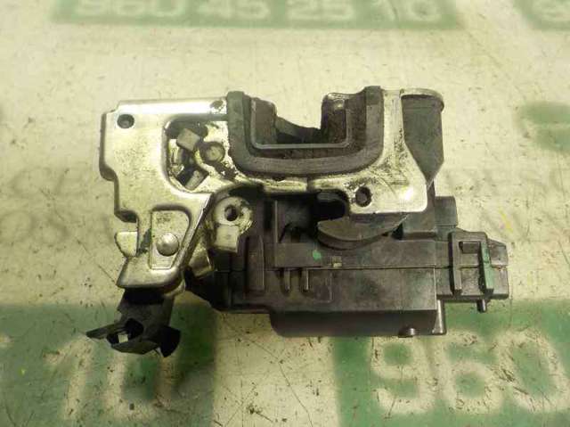 805025267R Cerradura de puerta delantera derecha  en stock Sabadell