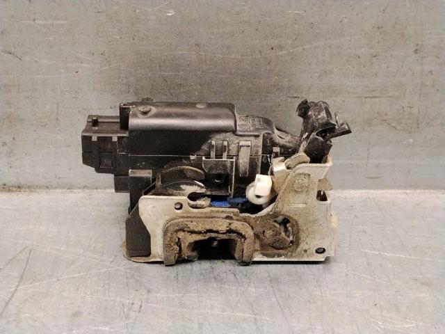 805025267R Cerradura de puerta delantera derecha  disponible Burgos