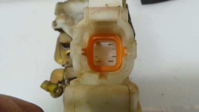 805025P010 NISSAN Cerradura de puerta delantera derecha  comprar en Lleida