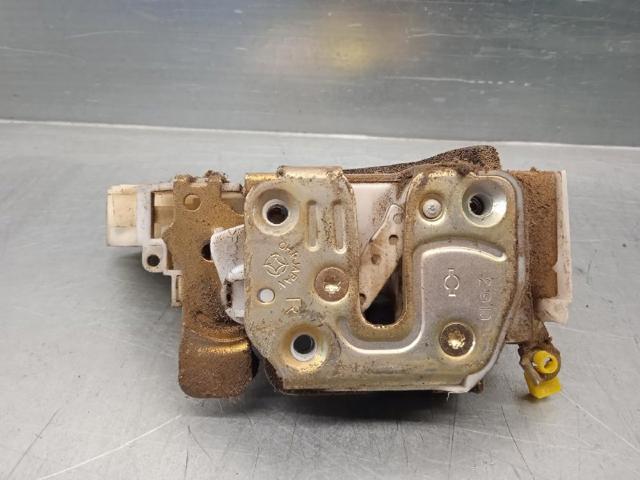 NISSAN 805025P010 Cerradura de puerta delantera derecha  comprar en Murcia