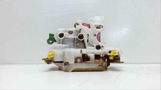 805025P010 NISSAN Cerradura de puerta delantera derecha  disponible Vigo