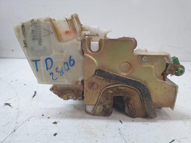 NISSAN 805025P010 Cerradura de puerta delantera derecha comprar Pamplona