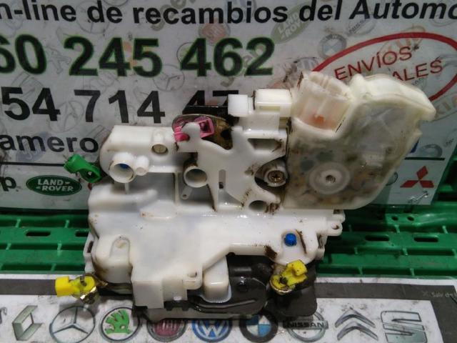 805025P01A NISSAN Cerradura de puerta delantera derecha  comprar en Jaén