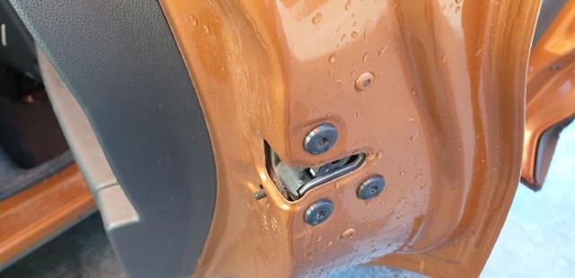 805027072R Cerradura de la puerta trasera derecha  comprar en Pontevedra