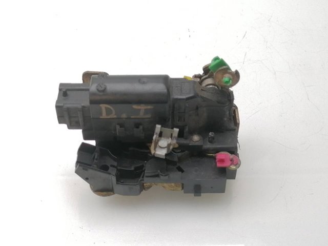 Cerradura de puerta delantera izquierda 8050300Q0B NISSAN