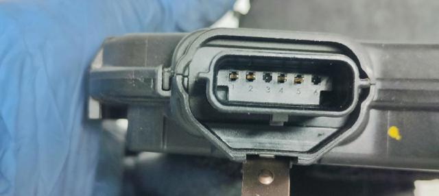 805034742R Cerradura de puerta trasera izquierda  en stock Sabadell