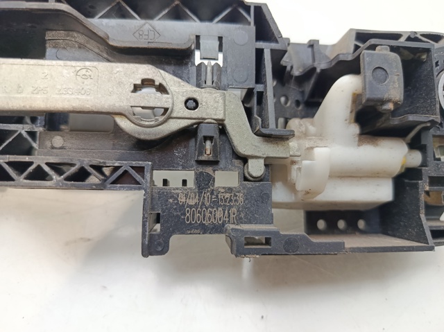 806060041R Soporte de manija exterior de puerta delantera derecha  disponible Málaga