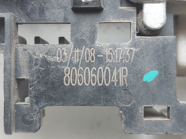 806060041R Soporte de manija exterior de puerta delantera derecha comprar Sevilla