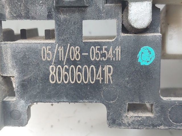 806060041R Soporte de manija exterior de puerta delantera derecha comprar Sevilla