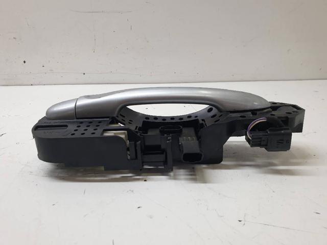 806060042R Soporte de manija exterior de puerta delantera derecha  en stock Granada