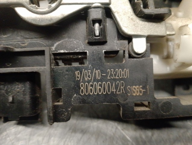 806060042R RENAULT Soporte de manija exterior de puerta delantera derecha  disponible Alicante