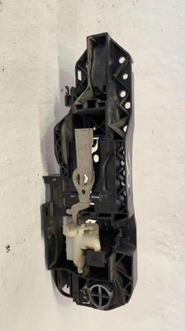 RENAULT 806060042R Soporte de manija exterior de puerta delantera derecha  disponible España